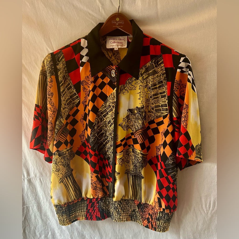Andrea Gayle Geometric Short Sleeve Shirt 20 80s Architecture Gold Button Blouse